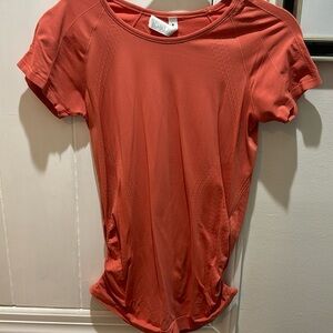 Women’s short sleeve Momentum Athleta shirt